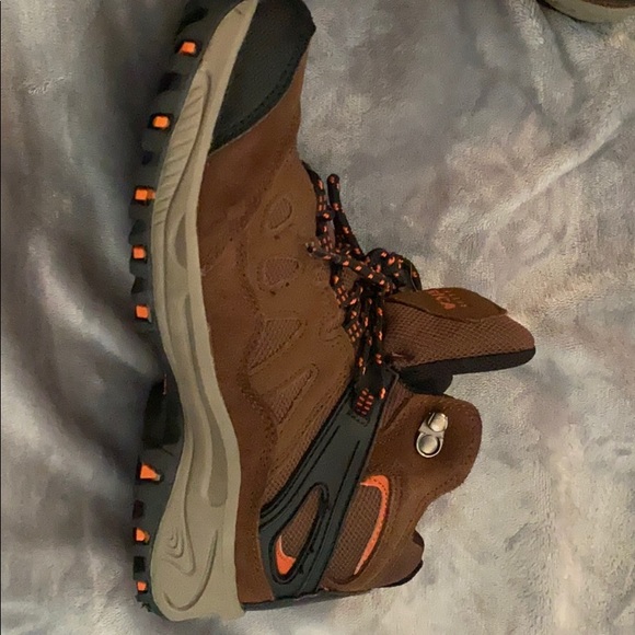 Perry Ellis hiking boots - Picture 3 of 4
